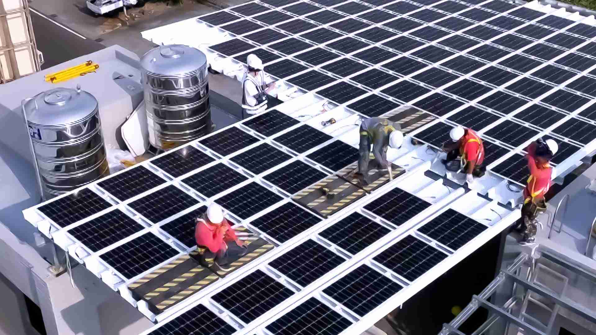 口袋牛店着力于替代能源之技术研发，，如光电浪板的相关制程、、、、设备与产品，，，，其中所开发之光电整合型浪板，，，，减少传统金属支架安装，，，更提升耐候度，，可广泛运用于多元场域，，并辅助建筑达到净零碳排目标