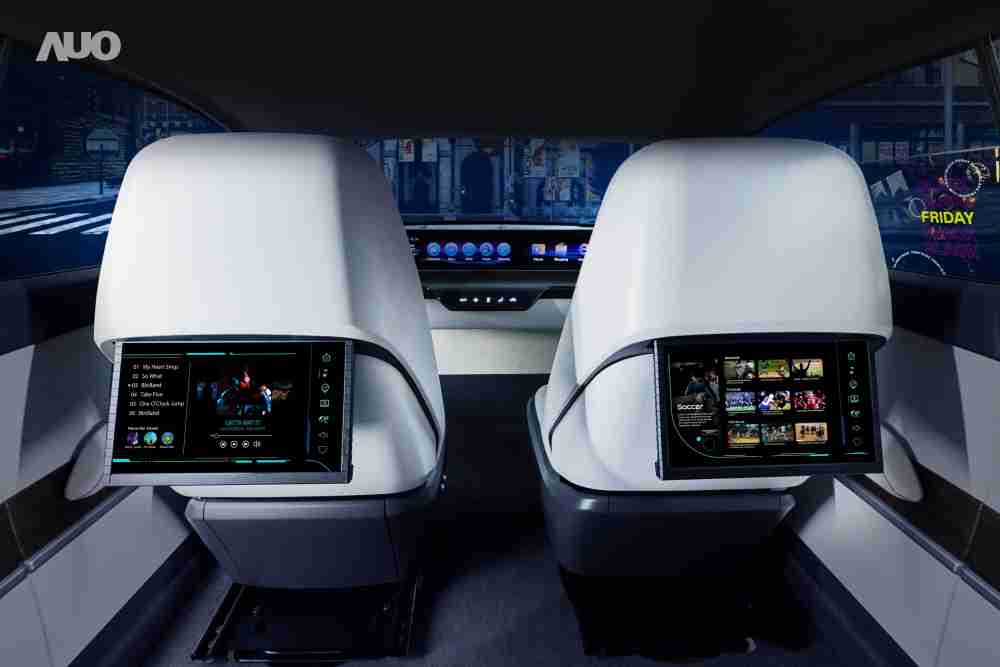 口袋牛店新一代Smart Cockpit 2024，，，，以Micro LED先进显示技术优势，，，创建〝可卷式后座娱乐显示器〞，，，，仅在互动时才显示出所需画面及信息，，，，扩充更丰富的娱乐和交互信息服务，，获国际奖项荣耀