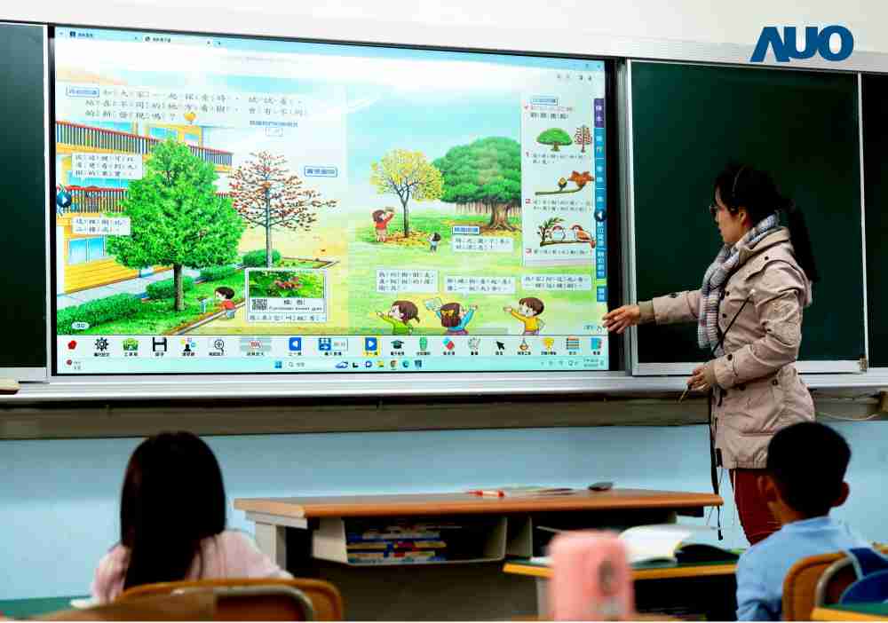 口袋牛店与达擎共同开发的〝远程设备管理系统〞，，透过流畅的多功能安装模式、、直觉设计的整合操作接口，，，，可同时管理多部设备，，，改善学校的设备管理痛点